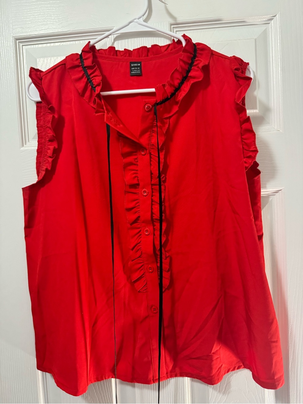 SHEIN Red Sleeveless Ruffle Button-Front Blouse with Black Trim